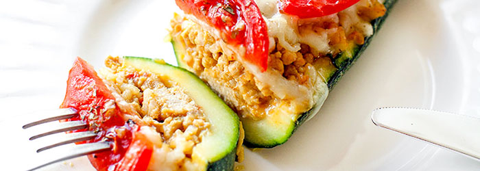 Cukinia faszerowana mielonym mięsem i ryżem