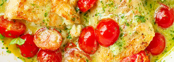 Dorsz w sosie bazyliowym z pomidorkami koktajlowymi