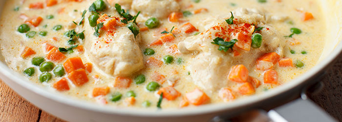 Filety z kurczaka z marchewką i groszkiem