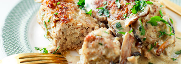 Gołąbki bez zawijania w sosie pieczarkowym