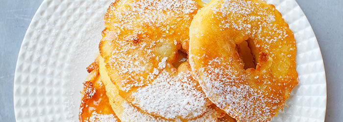 Jabłka w cieście naleśnikowym