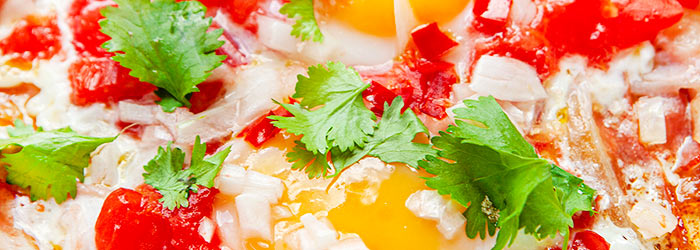 Jajka zapiekane na boczku