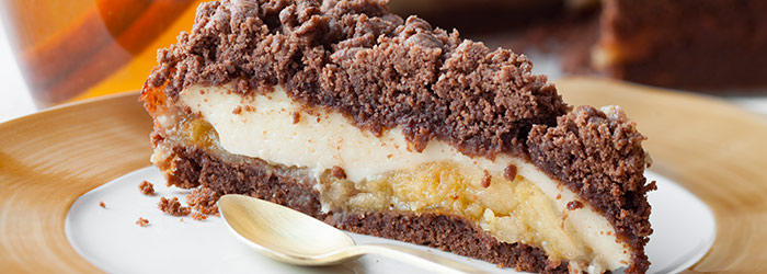 Kakaowa szarlotka z budyniem