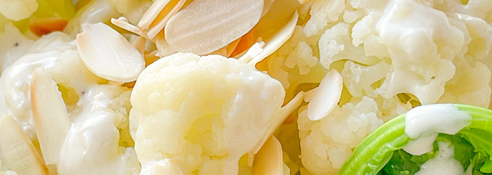 Kalafior z sosem serowym