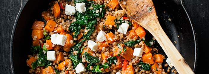 Kasza gryczana smażona z dynią i jarmużem