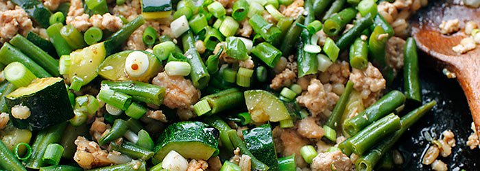 Kaszotto z indykiem, fasolką i cukinią