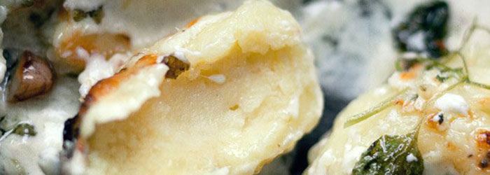 Kluski śląskie zapiekane pod sosem z gorgonzoli