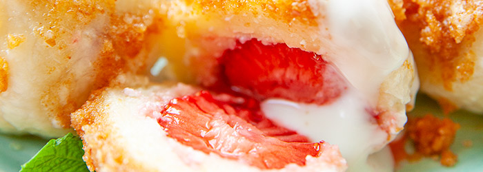 Knedle serowe z truskawkami