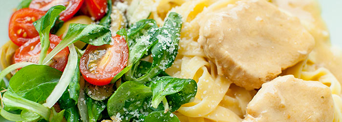 Kurczak w sosie parmezanowym