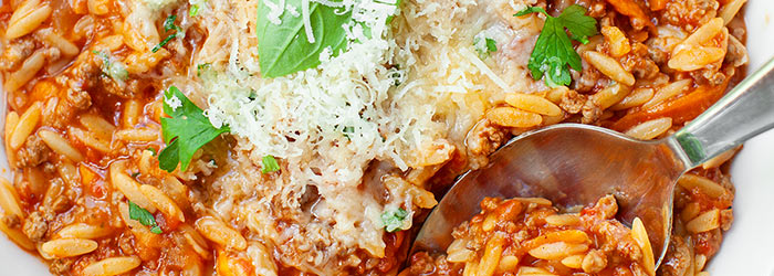 Makaron orzo po bolońsku