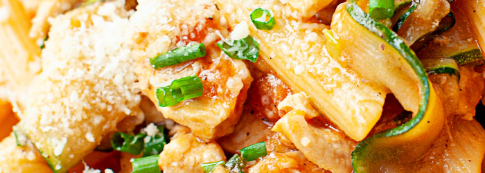 Makaron Primavera z kurczakiem