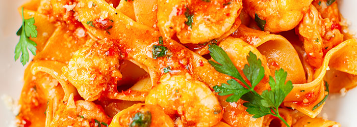 Makaron z krewetkami i ajvarem