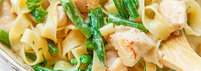 Makaron z kurczakiem i fasolką