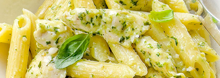 Makaron z kurczakiem i pesto