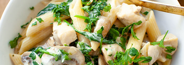 Makaron z kurczakiem i pieczarkami