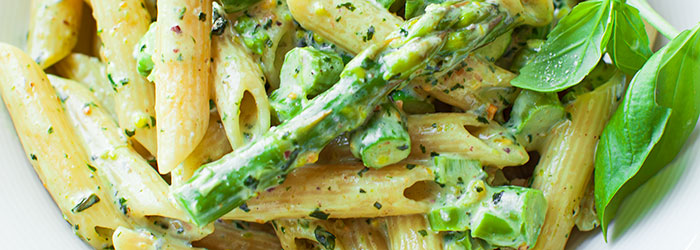Makaron z pesto pistacjowym i szparagami