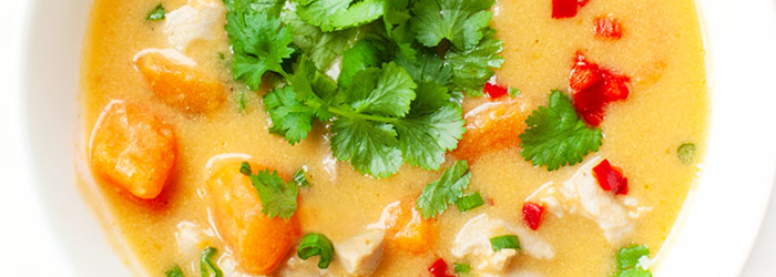 Malezyjska zupa z batatami i kurczakiem