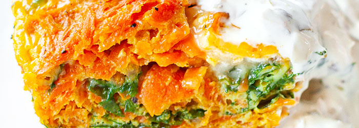 Muffiny jajeczne z marchewką i jarmużem