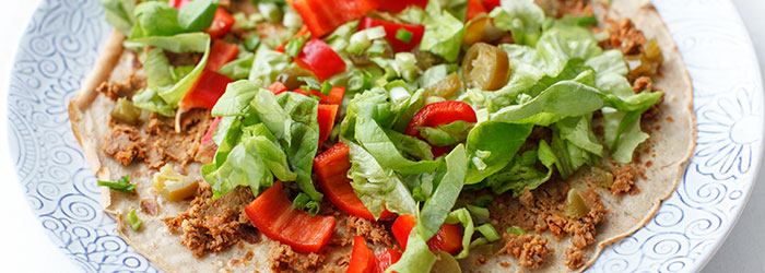 Naleśniki z pasztetem roślinnym i warzywami