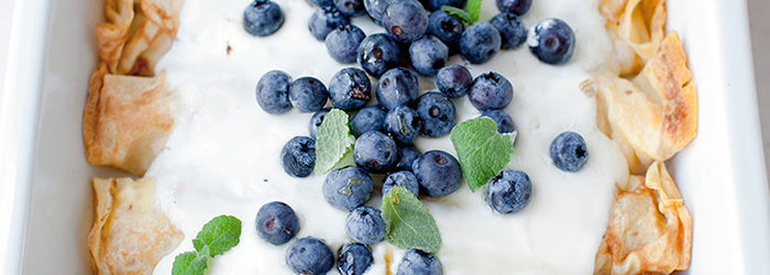 Naleśniki zapiekane z serem i owocami