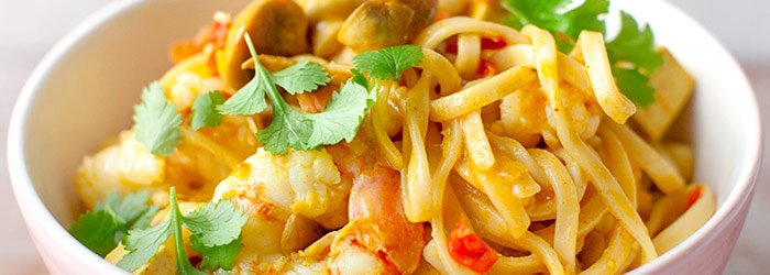 Noodle z krewetkami i pieczarkami
