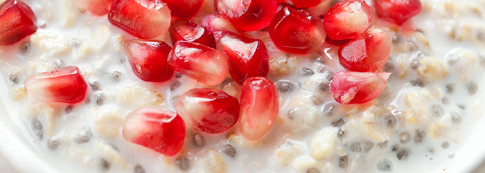 Owsianka z chia i granatem