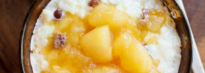 Pudding ryżowy z karmelizowanymi owocami