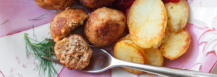 Pulpeciki mięsne z kaszą jaglaną i suszonymi pomidorami