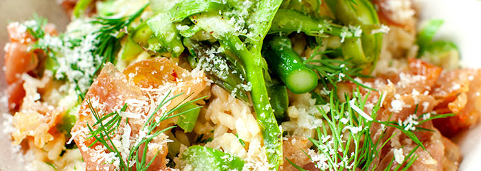 Risotto ze szparagami i suszoną szynką