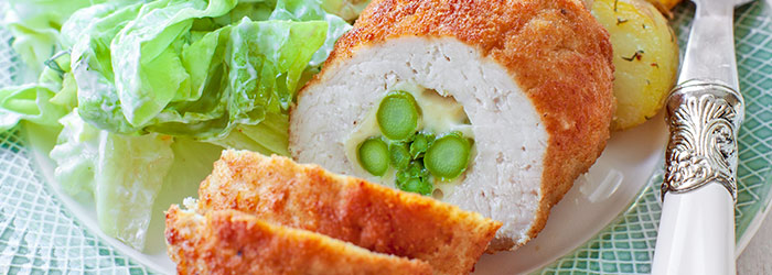 Roladki schabowe ze szparagami