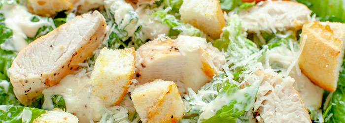 Sałatka Cezar z kurczakiem