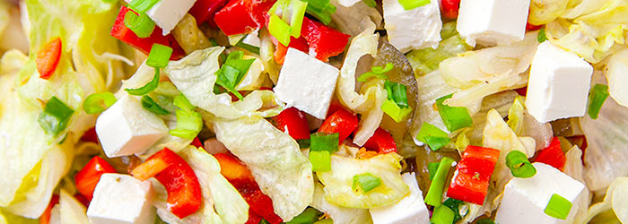 Sałatka do obiadu z sałaty lodowej