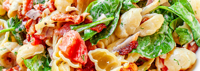 Sałatka makaronowa BLT