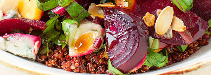 Sałatka z botwinki i mango