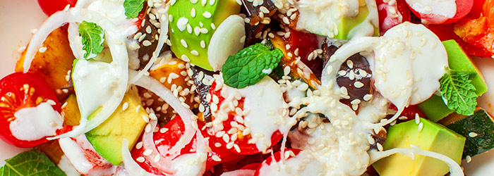 Sałatka z cukinią, bakłażanem i papryką