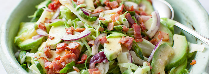 Sałatka z kapusty i awokado