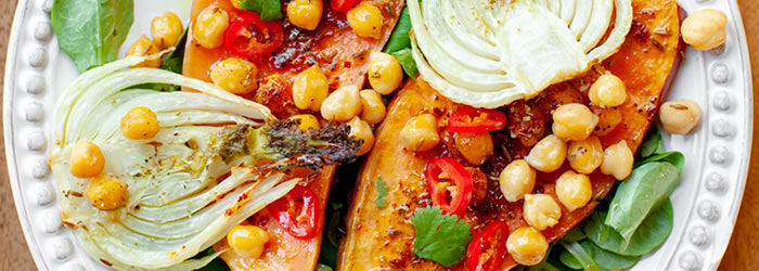 Sałatka z pieczonych batatów z ciecierzycą