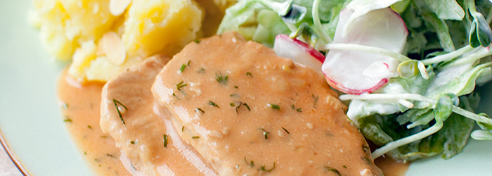 Schab gotowany w sosie pomidorowo-koperkowym