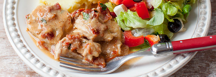 Schab gotowany w sosie z suszonymi pomidorami