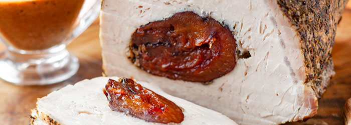 Schab pieczony z suszonymi śliwkami