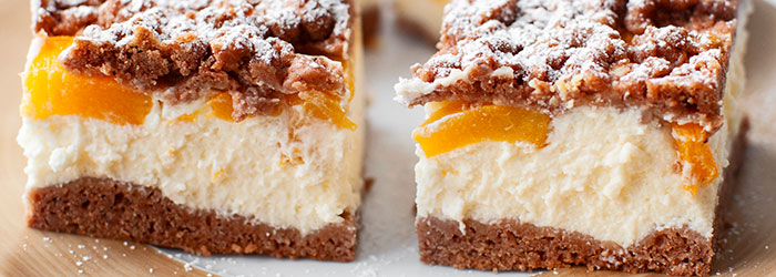 Sernik świąteczny z brzoskwiniami