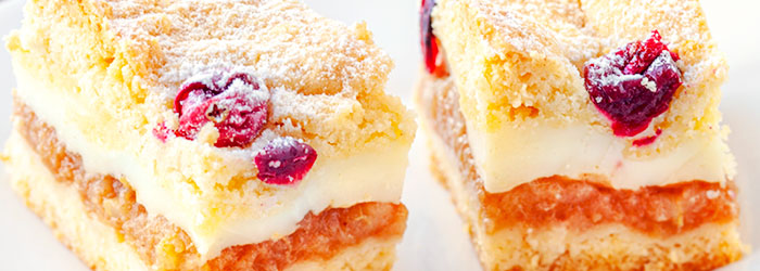 Szarlotka z budyniem i żurawiną