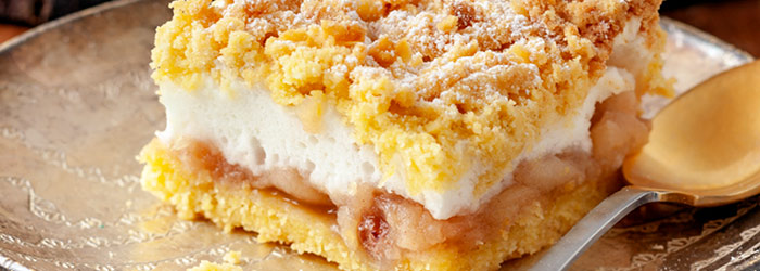 Szarlotka z budyniową pianką