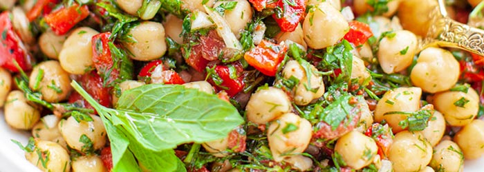 Turecka sałatka z ciecierzycą