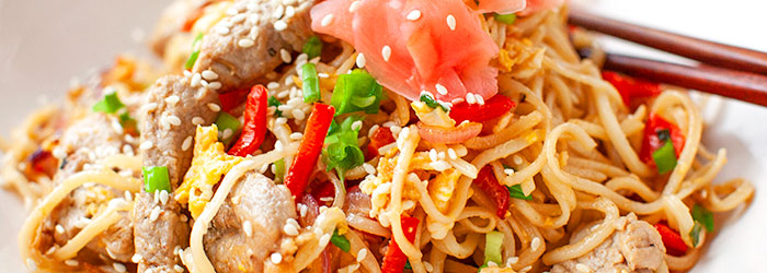 Yaki soba z polędwiczką wieprzową