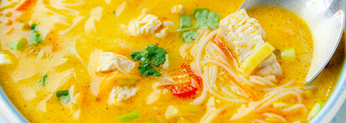 Zupa azjatycka z kurczakiem