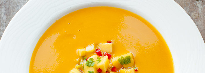 Zupa dyniowa z salsą mango