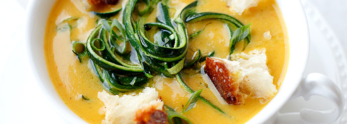 Zupa dyniowo-cukiniowa z makaronem z cukinii