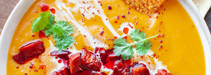 Zupa krem z batatów z chorizo