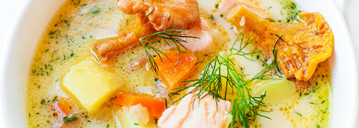 Zupa kurkowa z łososiem